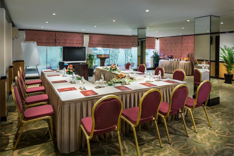 Savoy Suites Hotel Apartment