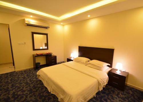 Vitoria Hotel Apartments (families Only)
