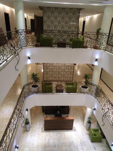 Apartamento Crown Glory Hotel Suites