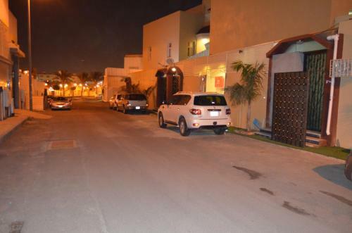 Al Dana Plaza Villas