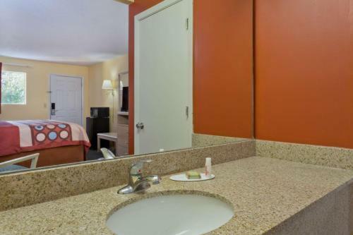 Motel Super 8 By Wyndham Chipley
