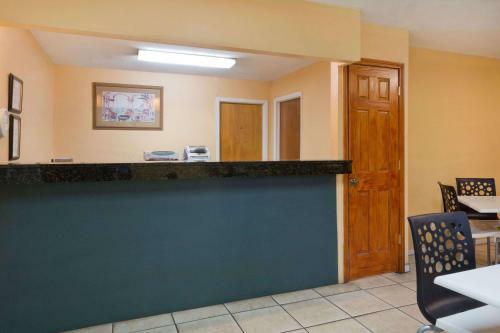 Motel Super 8 By Wyndham Chipley