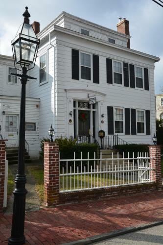 Bed & Breakfast Historic Hill Inn