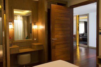 Aparthotel The Nchantra Pool Suite Residences