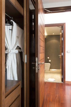 Aparthotel The Nchantra Pool Suite Residences