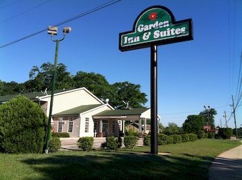 Hotel Garden Inn & Suites