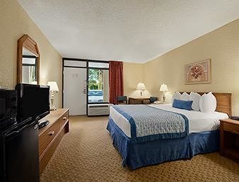 Ramada Jacksonville Hotel And Conference Center