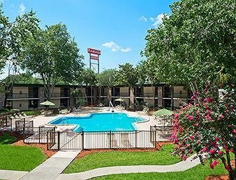 Ramada Jacksonville Hotel And Conference Center