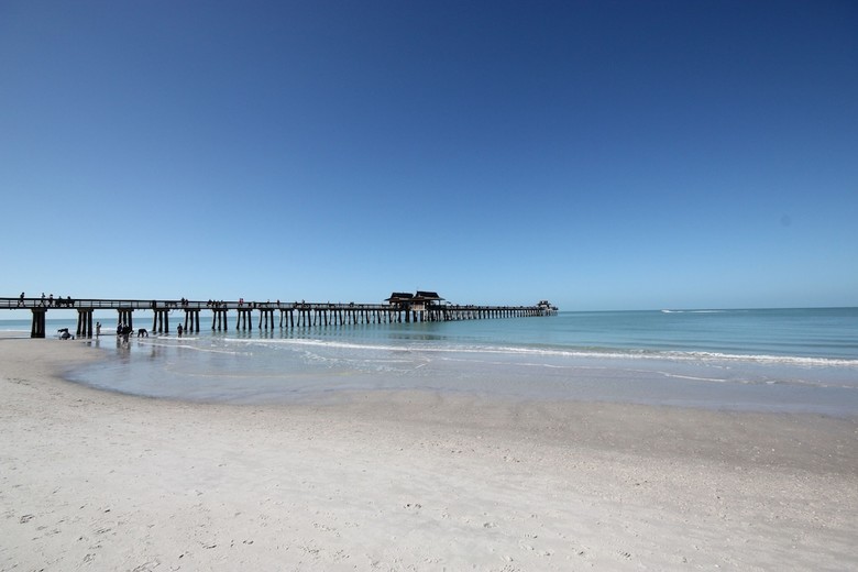Naples Park Central Hotel
