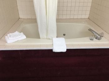 Hotel Laketree Inn And Suites Marion