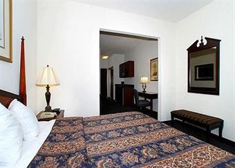 Hotel Quality Inn - Suites Patriots