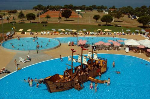 Aqua Family Apartments