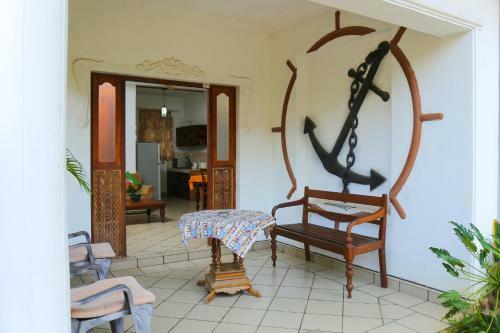 Silvereen Apartments