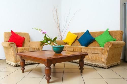 Silvereen Apartments