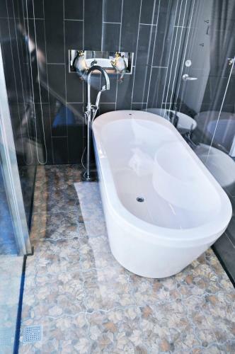Bed & Breakfast Shuian Lakeside Hotel