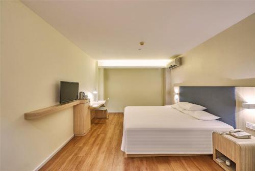 Hotel Hanting Express Qingdao Hai'er Road
