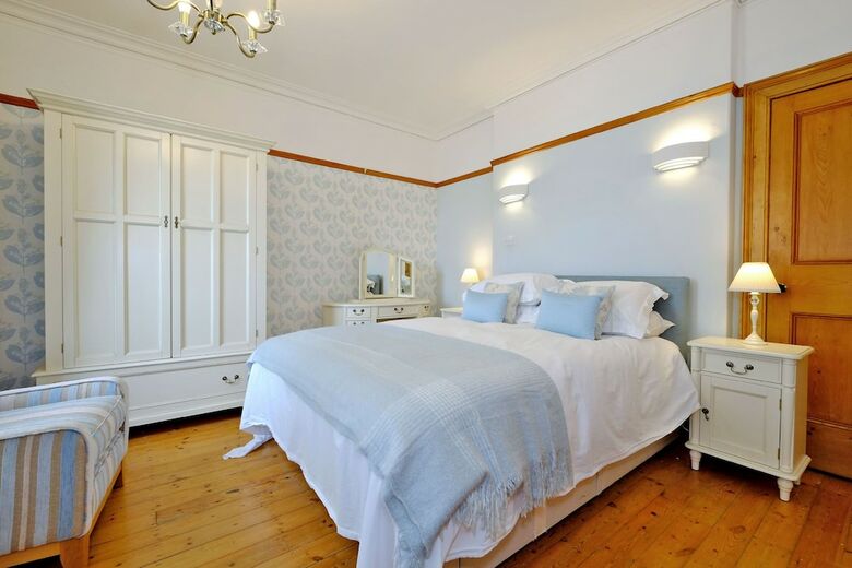 Aberdeen Lighthouse Cottage 1