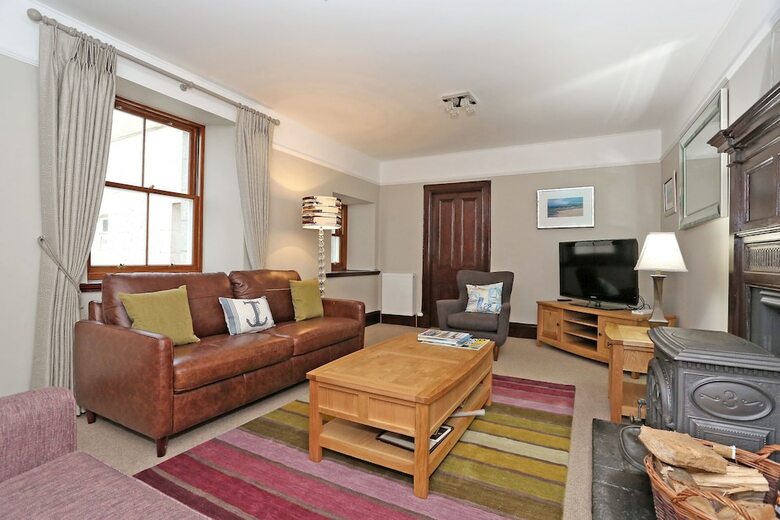 Aberdeen Lighthouse Cottage 1