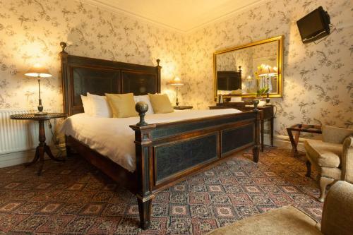 Hotel Meifod Country House