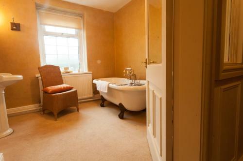 Hotel Meifod Country House