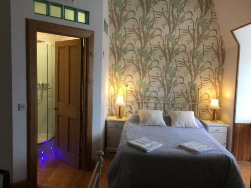 Hostal Bank House Guest House