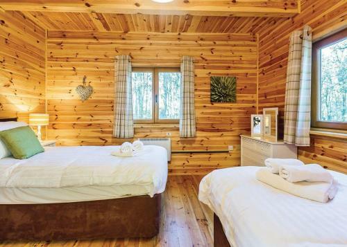 Woodland Park Lodges