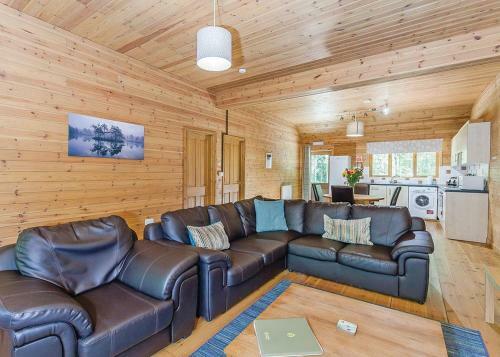 Woodland Park Lodges