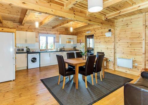 Woodland Park Lodges