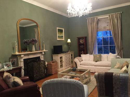 Bed & Breakfast Larchmount House