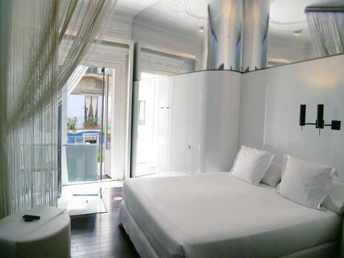 Chic & Basic Born Boutique Hotel