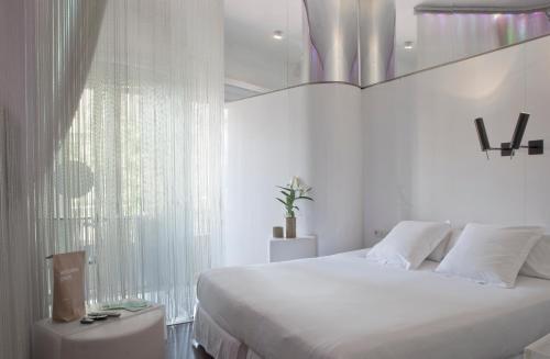 Chic & Basic Born Boutique Hotel