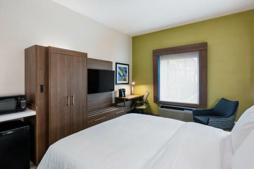 Holiday Inn Express Hotel & Suites Saskatoon