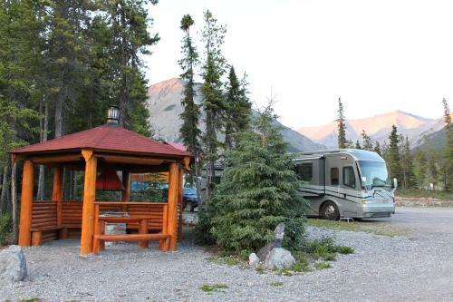 Hotel Northern Rockies Lodge