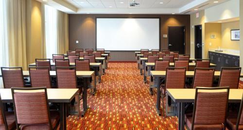 Hotel Courtyard By Marriott Muncie At Horizon Convention Center