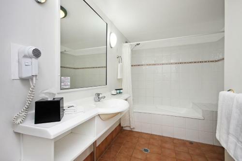 Alpha Sovereign Hotel