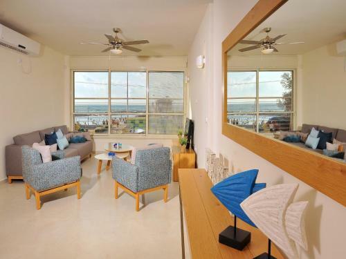 Housea - Sea View Apartment