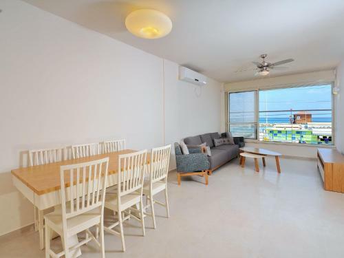 Housea - Sea View Apartment