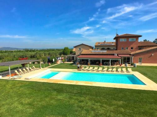 Special Apartments In Braccagni With Orthopedic Beds