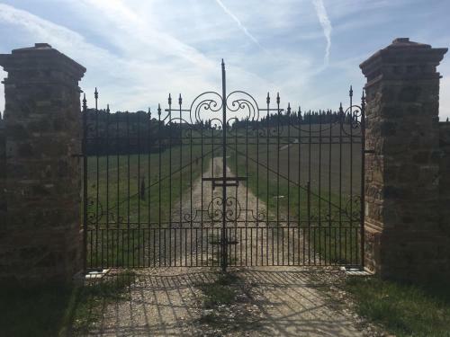 Hotel Cordella In Montalcino Wine Resort