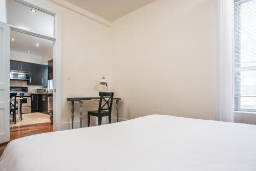 Six Bedroom Apartment On Lincoln