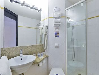 Hotel Kyriad Lyon Sud Saint Genis Laval