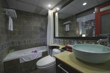 Gia Bao Grand Hotel