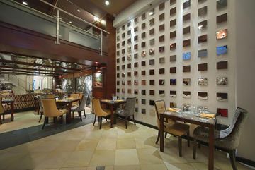 Gia Bao Grand Hotel