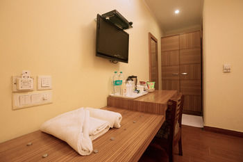 Hotel The Pearl - A Royal Residency
