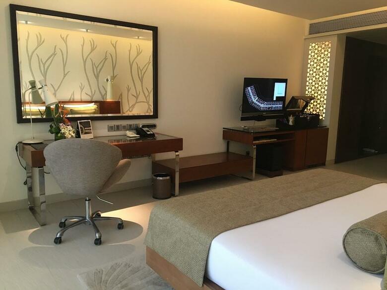 Hotel Vivanta By Taj Yeshwantpur