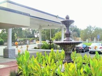 Canterbury Village Hotel & Suites