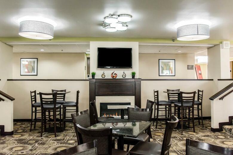 Hotel Comfort Inn & Suites