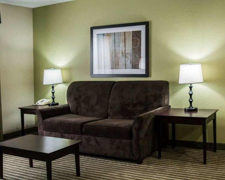 Hotel Comfort Inn & Suites