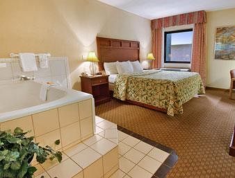 Hotel Days Inn And Suites Northwest Indianapolis