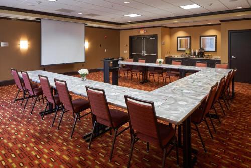 Hotel Courtyard By Marriott Evansville East